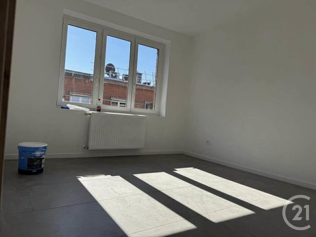 Appartement T2 à louer - 2 pièces - 52.0 m2 - LENS - 62 - NORD-PAS-DE-CALAIS - Century 21 Nlgim