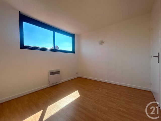 Appartement T3 à louer - 3 pièces - 74.44 m2 - LENS - 62 - NORD-PAS-DE-CALAIS - Century 21 Nlgim