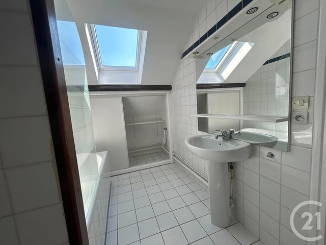 Appartement T3 à louer - 3 pièces - 74.44 m2 - LENS - 62 - NORD-PAS-DE-CALAIS - Century 21 Nlgim