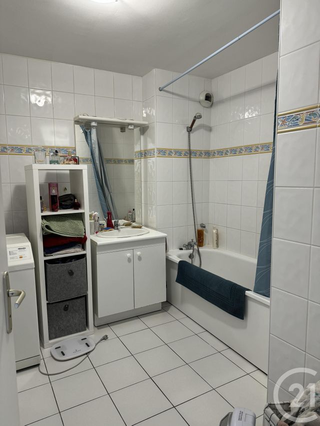 Appartement à louer - 3 pièces - 66.94 m2 - LIEVIN - 62 - NORD-PAS-DE-CALAIS - Century 21 Nlgim